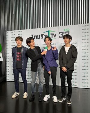 Nonthanee Jirapun Instagram - ไปเดินสายออกสื่อมา เลยฝึกเป็นวัยรุ่น y2k ครับ