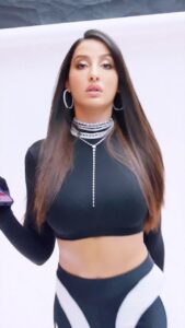 Nora Fatehi Instagram - Too much to lose, so I cannot react (damn).. 😏🖤 🎥 @anups_ Shorts by : @muglerofficial Top by : @_huemn Neckpieces by : @karishma.joolry x @tuula.jewellery Earrings by : @karishma.joolry Rings by : @shopzillionaire x @dripproject.co Styled by : @manekaharisinghani Makeup by : @reshmaamerchant Hair by : @hairstylist_madhav2.0 #hiphopindia