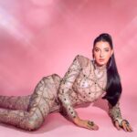 Nora Fatehi Instagram - 🍭🍭🧁🧁 @chiselbymr @nikita_karizma outhousejewellery @louboutinworld Styled by : @manekaharisinghani Makeup by : @reshmaamerchant Hair by : @hairstylist_madhav2.0 Shot by : @kadamajay #hiphopindia