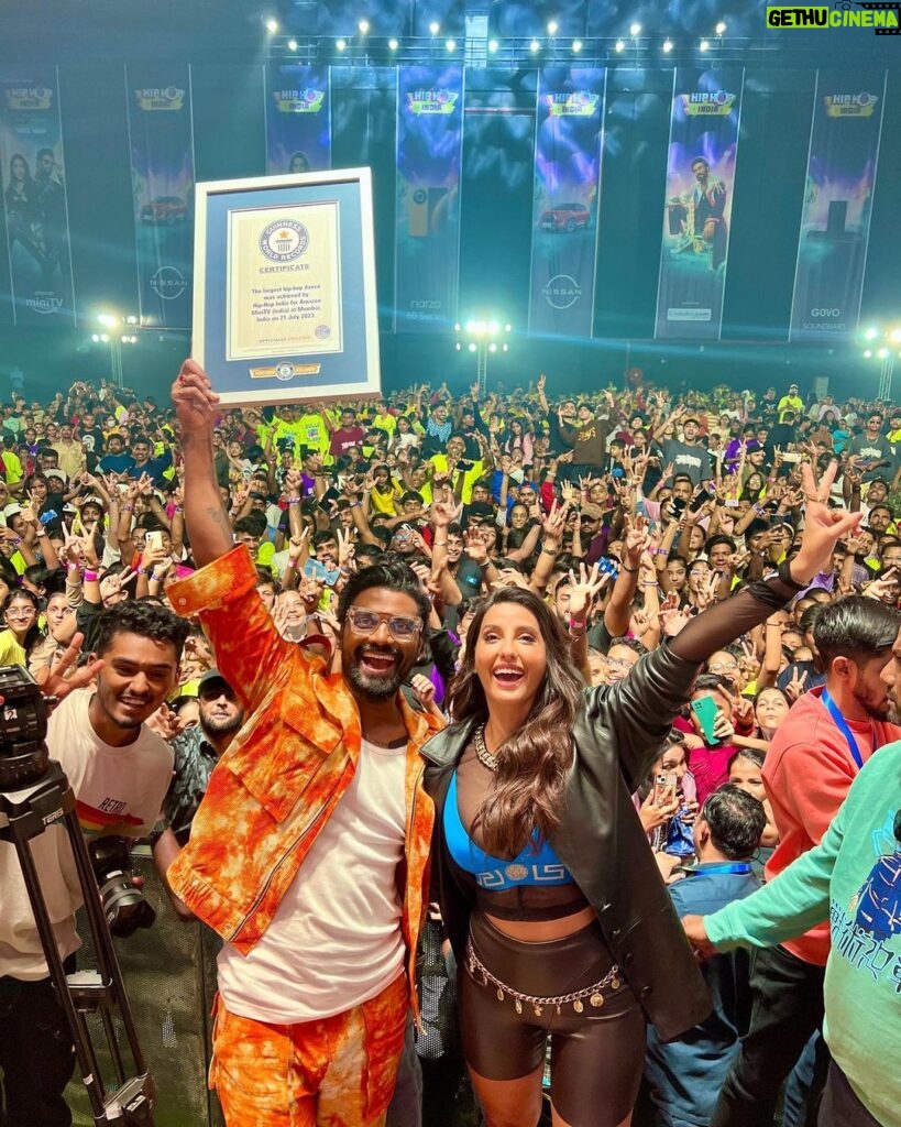 Nora Fatehi Instagram - What a way to launch our new show 😍 Amazon miniTV’s ‘Hip Hop India’ breaks the Guinness World Record for the largest hip-hop performance with an epic crowd and ofcourse me and the amazing @remodsouza! 1,870 dancers participated in the largest on-ground hip-hop dance activity. The previous record was set in 2014 by 1,658 dancers in Alabama, USA. Choreographed by @suresh_kingsunited and facilitated by Amazon!! Congratulations to the team and thanks to all the amazing dancers that turned up! OUTSTANDING energy! 💃🏽 ♥️