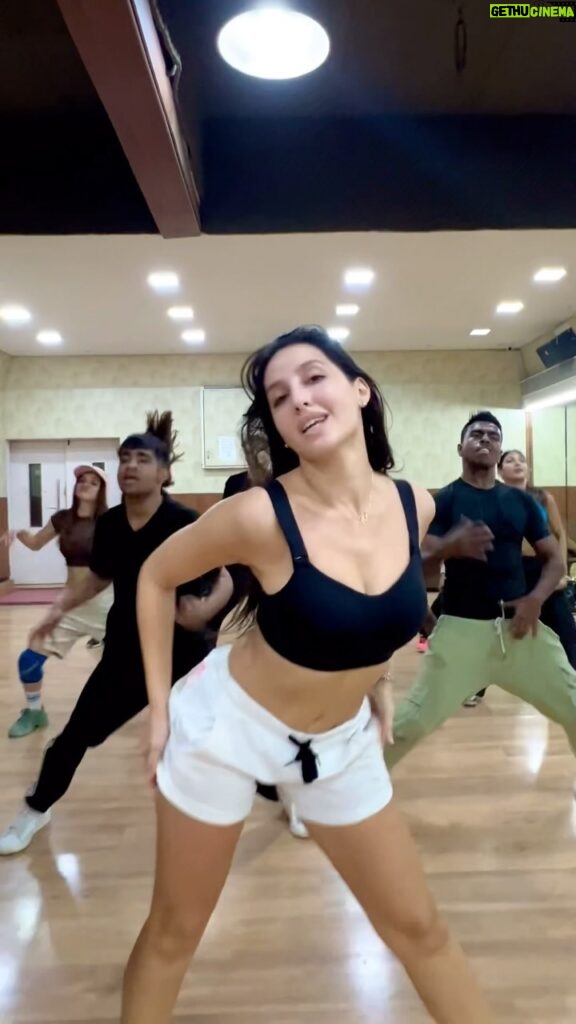 Nora Fatehi Instagram - Rehearsals be next level 🔥 Have u booked ur tickets for my New year’s show in Goa yet? Its gna be lit 🔥 keep streaming my new song #Imbossy 🎵 #Dancewithnora @binny_j4482 @tusharshetty95