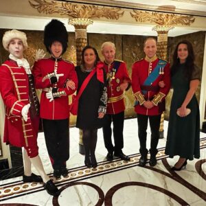Norah Casey Instagram - Mingling with the fam 😂 best Irish in London event ever @thedorchester @jacquelineodonovan_  #obeparty 💚