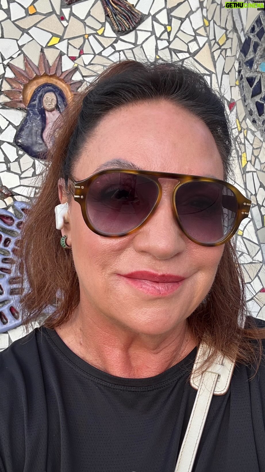 Norah Casey Instagram - Me and the early birds up for sunrise at 7am along the #venetianwalkway and strolling though the local park where #taichi #yoga #tennis #meditation and lots and lots of dog walking make up the morning mix #biscaynebay #coolneighborhoods