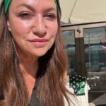 Norah Casey Instagram - Hot and sunny in the Algarve with Christmas almost upon us - a little down time by the pool to recharge the #vitaminD at the beautiful @vilavitaparcresort before the next adventure up in the mountains #anothersideofthealgarve #comingupnext 💚