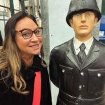Norah Casey Instagram - Well it wouldn’t be the same without a pic with a #londonbobby 👮 he was delighted of course 🙄 #touristlife #enjoyinglondon Trafalgar Square London