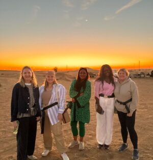 Norah Casey Instagram - All set.. intrepid travellers #balloonflight