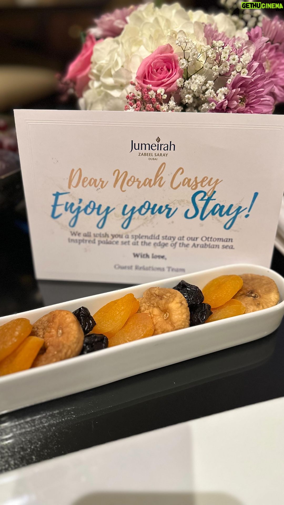 Norah Casey Instagram - Not too shabby 😊 all checked in and more than ready for sleep #greattobeback @jumeirahzs @dubai #hothothot🔥