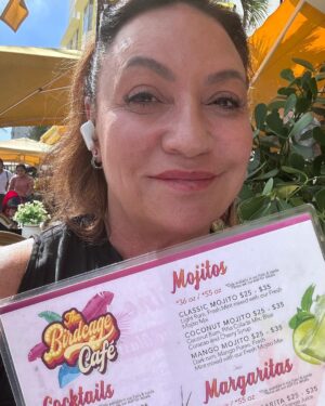 Norah Casey Instagram - South Beach… a little slice of life - and they’ve upgraded the goldfish bowl cocktails to mahoosive mugs 😂 no sugar #mohijto treat for me soaking up the sunshine and the amazing people watching … always with a little side of insulin (maybe a big one after all that travelling and the sun.. you know what it does 😅) #happydays #southbeachmiami #itslifebutnotasweknowit ☀️