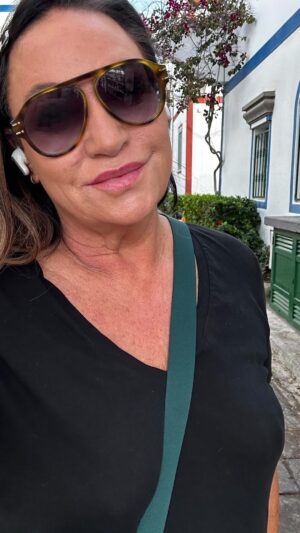 Norah Casey Instagram - The joy of being able to walk on the beach every morning… just a few steps away. It’s mainly just me and the fishing boats and the light is always beautiful #walkingismytherapy