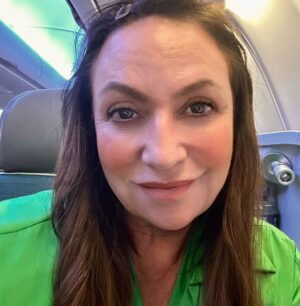 Norah Casey Instagram - Homeward bound… always my favourite part of any great adventure - hurtling towards Dublin and all the people I love in this world #theresnoplacelikehome 💚