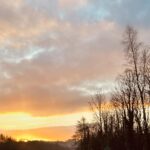 Norah Casey Instagram - Sunrise in #leitrim and Sunset in #puertodemogán #allinaday #greattobeback 💚☀️ Puerto de Mogán