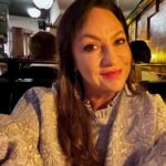 Norah Casey Instagram - Happy New Year all … me and @dara_casey have decided it’s the Year of Fun… hope all good things happen for the year ahead. Blessed to be starting another go around the sun 🥳🤩🙌 #heresto2024🥂🎉 celebrating @rusticstone_ with #dublinfireworks