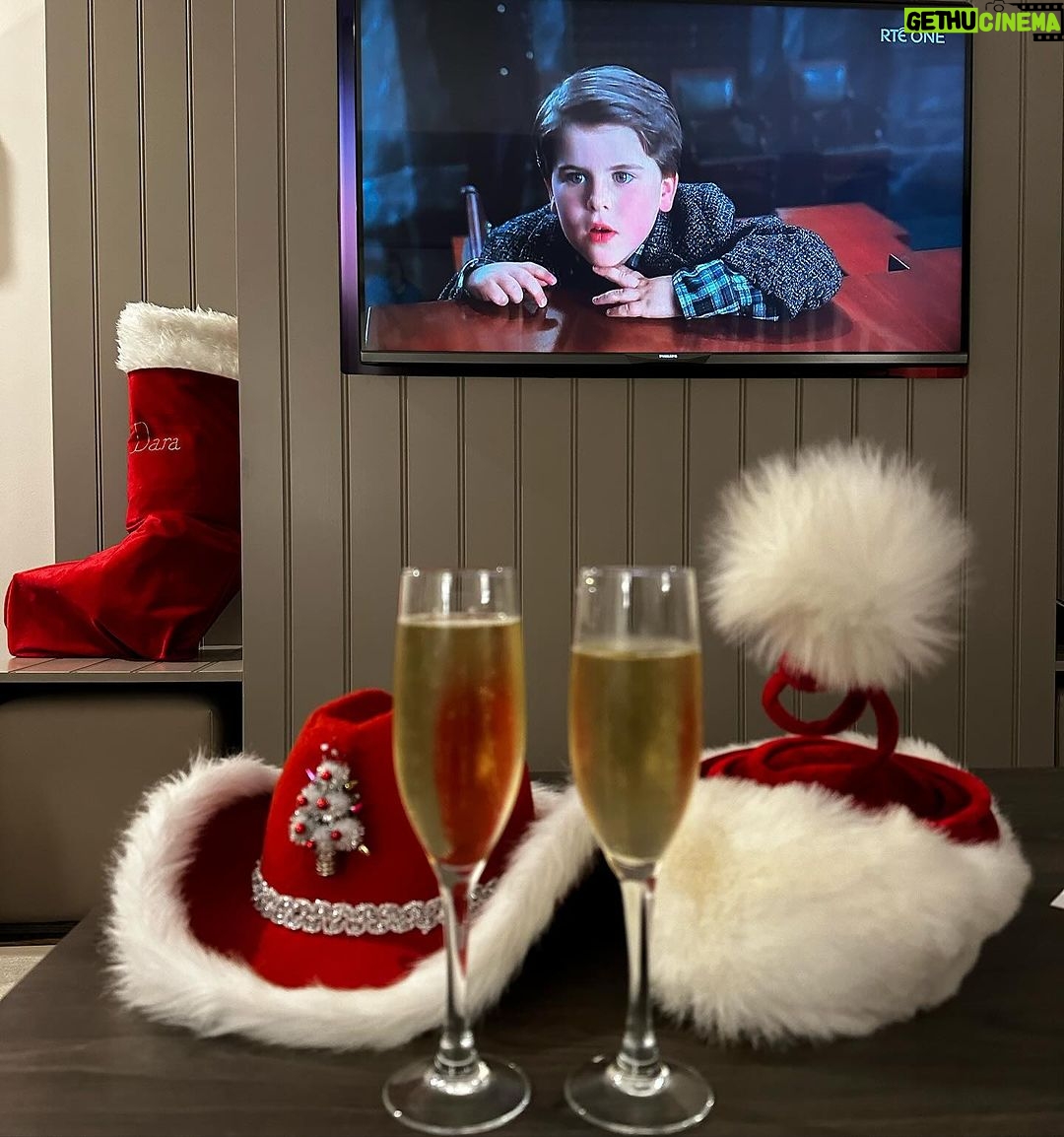 Norah Casey Instagram - Fizz, Santa hats and #miracleof34thstreet with @dara_casey @the_johnstown_estate #familytime #maynooth #straffan #dunboyne - half Dublin - half Leitrim and a little drop of Meath and Kildare #globalirish #christmastime Johnstown House Hotel Enfield