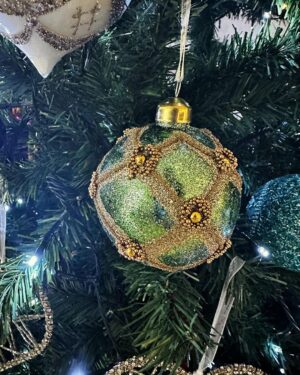 Norah Casey Instagram - Of course as we go through life Christmas also reminds us of absences, the family and loved ones we miss, those who have gone and those who can’t be with us. Like many people I have certainly been through difficult Christmases and it takes time to rediscover the wonderfulness. 
And I’m always late putting up the tree… but I get there eventually 😅
When I was growing up the tree didn’t go up until Christmas week. 
It was all about the excitement and anticipation. And thankfully the pre-Christmas flutters were mercifully short, starting when the school bell signalled the start of the holidays and we raced home to help put up the tree, just days before the big day. My dad brought down the biscuit tin filled with tinsel and home made decorations by the Casey kids. It also held a very important list… and it wasn’t Santy’s! My dad #harrycasey wrote down the price of the pint every Christmas and he ceremoniously filled in the cost bemoaning the tragedy of Guinness inflation while we fought over who would place the star on the top of the tree. Mostly our home was filled with holly and fir from the Phoenix Park and we had our own reindeer waiting patiently on those frosty days for Santy to collect them on Christmas Eve. What could be more magical. 
I like reusing those lovely treasured pieces from over the years that remind me of Dara’s first Christmas, the trip to London when myself and a great friend bought some (far too high-priced) baubles in Harrods, the now very chipped, but rich with memories, crib and bits and bobs that we collected on holidays. I take them all up from the basement and mix them up a bit so every year the house looks different. Last year I splashed out on some green tree decorations to mix in with the mainly white and gold that I have collected for decades. It is always beautiful to me and yours will be the same, however you choose to transform your home for the festive season… Christmas Trees are #memorytrees🎄 💚