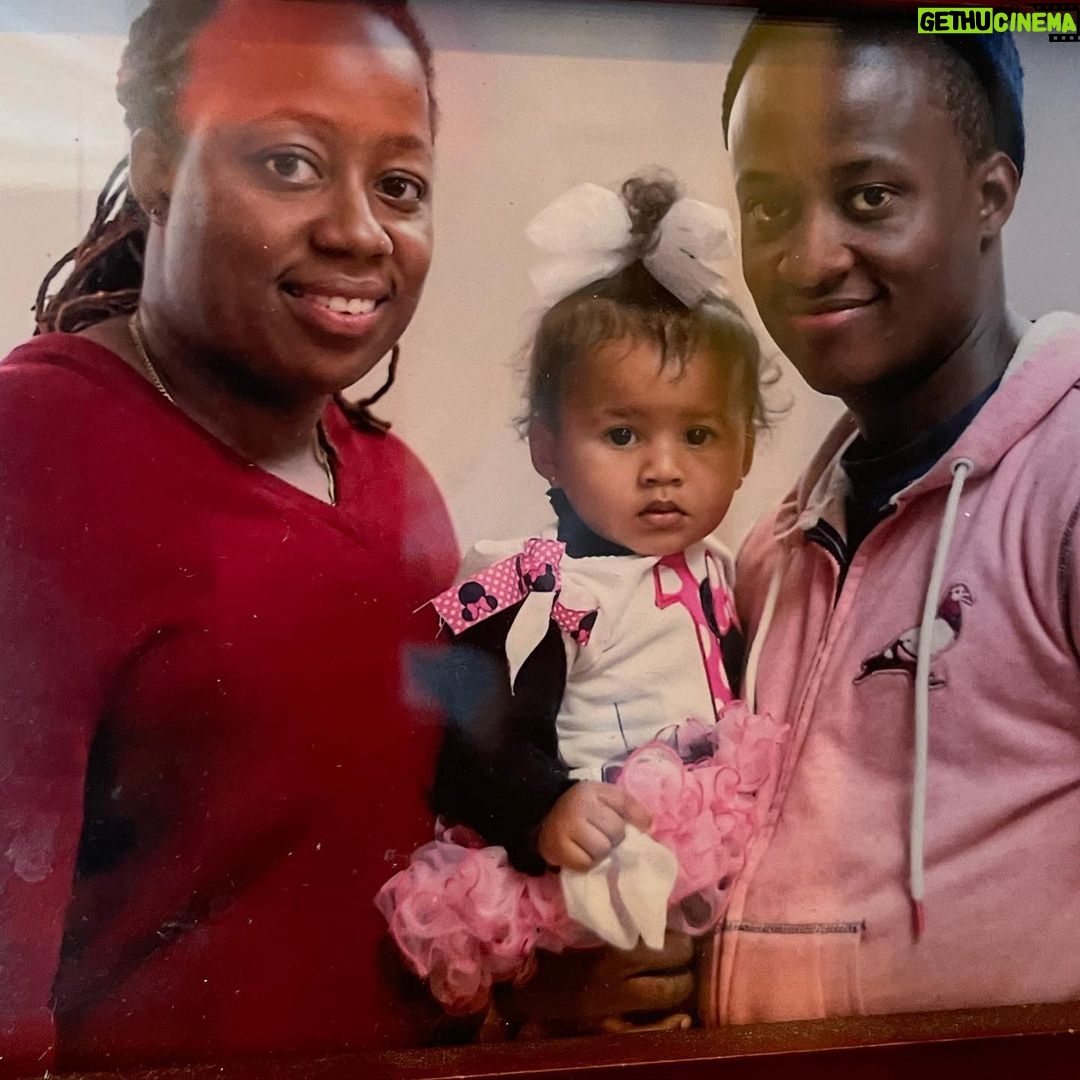 Nore Davis Instagram - Happy Birthday @thetranscapitalist love you w/ all my heart and so proud of the man you are. Continue to strive in your field and be an amazing family man. I wish you many trips around the sun but, remember, when it’s your time I’ll be the last person you see before your eyes close, smiling “I won” *evil laugh*😈😘 #happybirthday #siblinglove