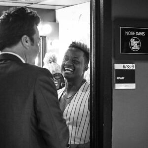 Nore Davis Instagram - @fallontonight was SERVED💥
#fallontonight 

Tune in tonight 11:35pm!

Photo @toddowyoung 
Stylist @pookiemacias @marissa_pelly 
Color @incraigible_hair 
Hair @top_5ive 
CD @yves_saphlaurent 

#noredavis #standupcomedy #jokes