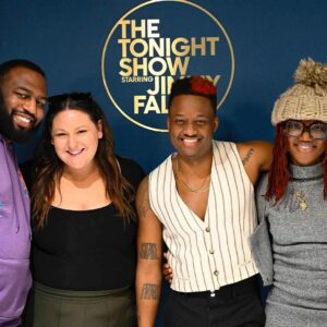 Nore Davis Instagram - @fallontonight was SERVED💥
#fallontonight 

Tune in tonight 11:35pm!

Photo @toddowyoung 
Stylist @pookiemacias @marissa_pelly 
Color @incraigible_hair 
Hair @top_5ive 
CD @yves_saphlaurent 

#noredavis #standupcomedy #jokes