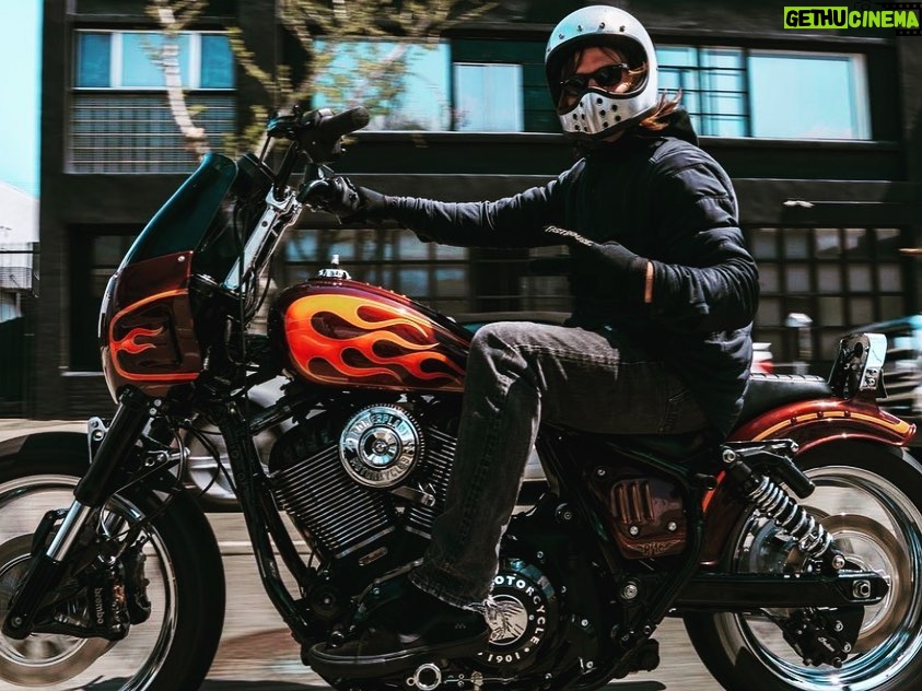 Norman Reedus Instagram - Yaniv 💪🏽❤️👍🏽. Thank u @indianmotorcycle thank you @powerplant