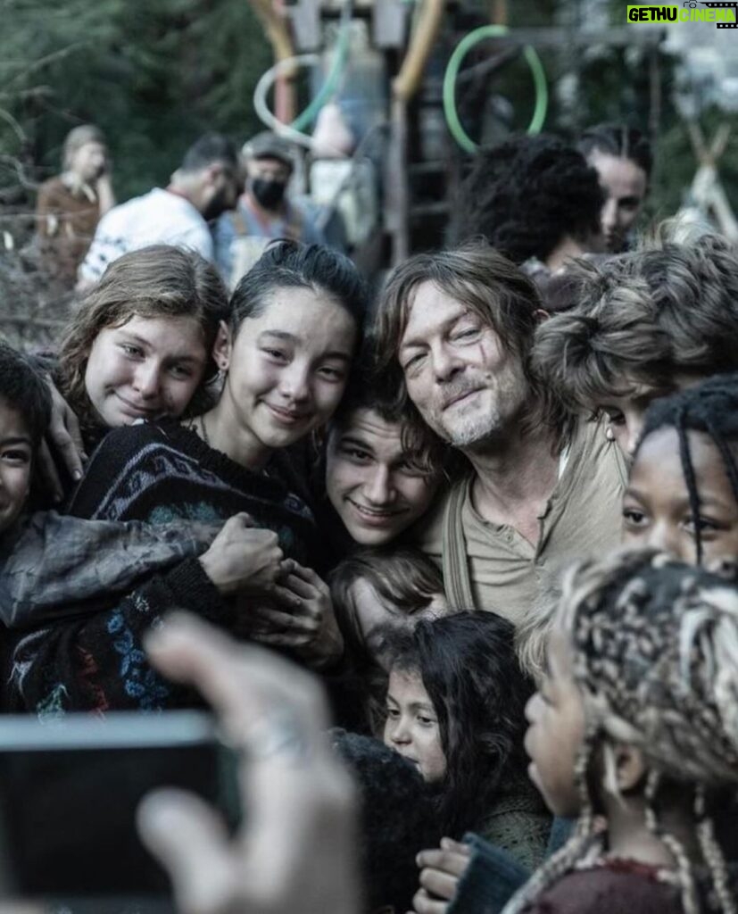 Norman Reedus Instagram - Final episode of season one tonight. Thank you to everyone watching and for all the love ❤️ and a special thank you to our amazing crew ❤️