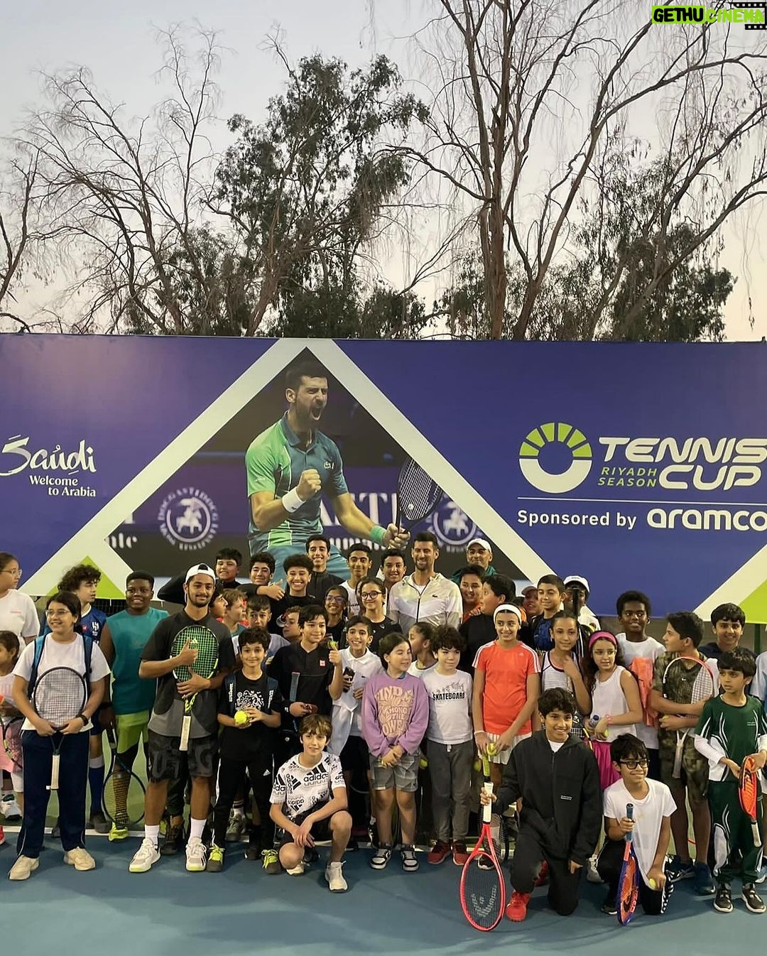 Novak Djokovic Instagram - أشكركم لاستقبالكم الحار لي في المملكة العربية السعودية كما أتوق لزيارتكم مجدّداً إن شاء الله.🙏 @riyadhseason @turkialalshik @carlitosalcarazz Thank you for your warm welcome, Saudi Arabia. I look forward to coming back again. 🙏 Riyadh, Saudi Arabia