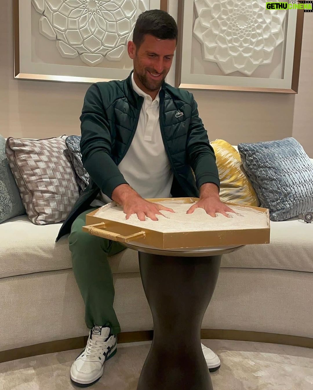 Novak Djokovic Instagram - أشكركم لاستقبالكم الحار لي في المملكة العربية السعودية كما أتوق لزيارتكم مجدّداً إن شاء الله.🙏 @riyadhseason @turkialalshik @carlitosalcarazz Thank you for your warm welcome, Saudi Arabia. I look forward to coming back again. 🙏 Riyadh, Saudi Arabia