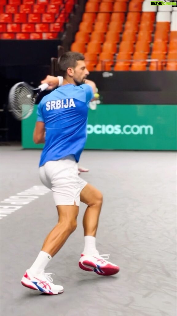 Novak Djokovic Instagram - @djokernole getting a feel of Centre Court 👀 #DavisCup