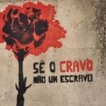 Nuno Pardal Instagram - Na madrugada de 25 Abril de 1974, forças militares ocuparam pontos estratégicos em Lisboa e derrubaram a ditadura do Estado Novo, implantada também por militares em 1926. Às primeiras horas da manhã, militares de vários ramos, ocuparam pontos estratégicos na capital portuguesa, com o objetivo de derrubar o regime do Estado Novo. Os sinais de código para dar o arranque das operações – canções de Paulo de Carvalho e Zeca Afonso – foram transmitidos através da rádio nas horas anteriores. A zona dos ministérios, órgãos de comunicação e outros locais considerados sensíveis foram subjugados pelos militares sublevados. A reação do regime foi lenta e ineficaz. O presidente do Conselho de Ministros, Marcelo Caetano, refugiou-se no Quartel do Carmo, de onde saiu sob escolta militar do capitão Salgueiro Maia, em direção ao exílio. Nas horas seguintes foi criada a Junta de Salvação Nacional.
