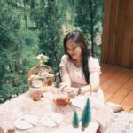 Nuntita Khampiranon Instagram - ดื่มด่ำกับบรรยากาศแบบ ธรรมชาติ ฟังเสียงสายน้ำไหลผ่าน พร้อมกับชุด Afternoon tea ได้ฟิลมากๆค่ะ เนรมิต Ne La Mit