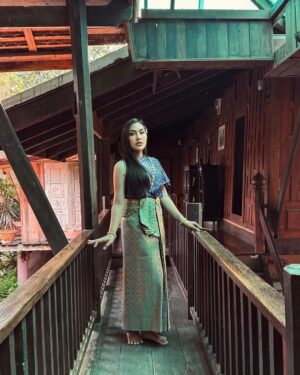 Nuntita Khampiranon Instagram - จะชาตินี้ จะชาติไหน จะรักเธอ 
รักชั่วนิรันดร์กลับมาคู่กัน ไม่มีวันร้างรา 
มาตามรอย ละคร พรหมลิขิต สักนิดหนา ออเจ้า 
#พรหมลิขิต #บุพเพสันนิวาส #LoveDestiny2