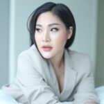 Nuntita Khampiranon Instagram - วันนี้มาในลุค CEO ท่านนึง 👩‍💼 Makeup @namnueng_makeup Hair @tomhair92 #GMMGrammy