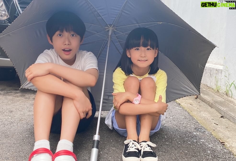 Oh Han-kyul Instagram - . 2022년 무더운 여름날 촬영했던 영화 < 관찰일기🌱> 작품이 kbs 공모전에 선정되어 공중파에서 방영하게 되었습니다. 😍 방학식이 끝나고 친구들과 놀기로 약속한 현민은 자신을 붙잡는 동생 현주와 싸우고, 홧김에 동생 방학숙제인 관찰일기 양파를 버리게되는데… < 관찰일기🌱 > 12월 21일 kbs 1tv 오전 11:00 (열린채널) 방영 어릴적 잼민이 한결이의 모습을 볼 수 있고😆 착하고 귀여운 동생 하율이 민준이 시우와 함께한 추억이 새록새록하네요💛 #오한결 #청소년배우오한결 #강현민역 #현민역 #관찰일기🌱 #어릴적추억이새록새록😊 #남매의여름🌿 #전승훈감독님 #오마주픽쳐스 #너무너무감사합니다💕
