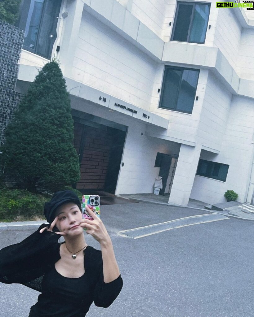Oh Yeon-seo Instagram - 🍒🍇🍑🍓🍉🍐