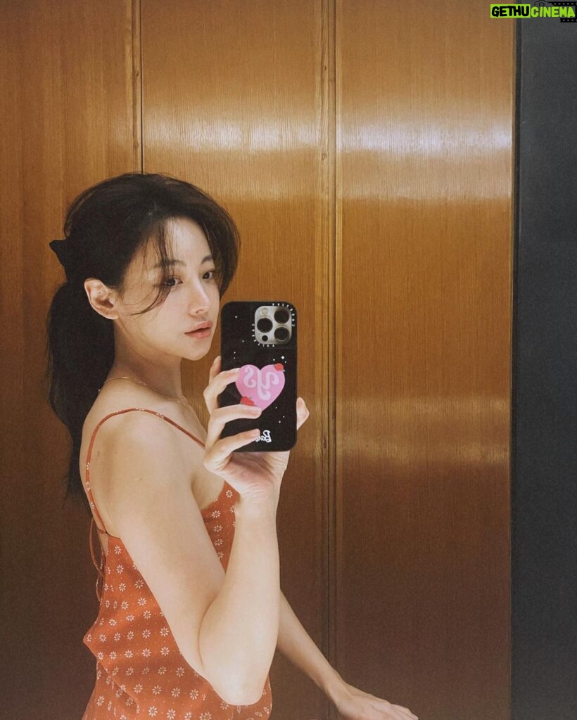 Oh Yeon-seo Instagram - 😴