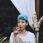 Oh Yeon-seo Instagram - 🍔🍟🍸🍹