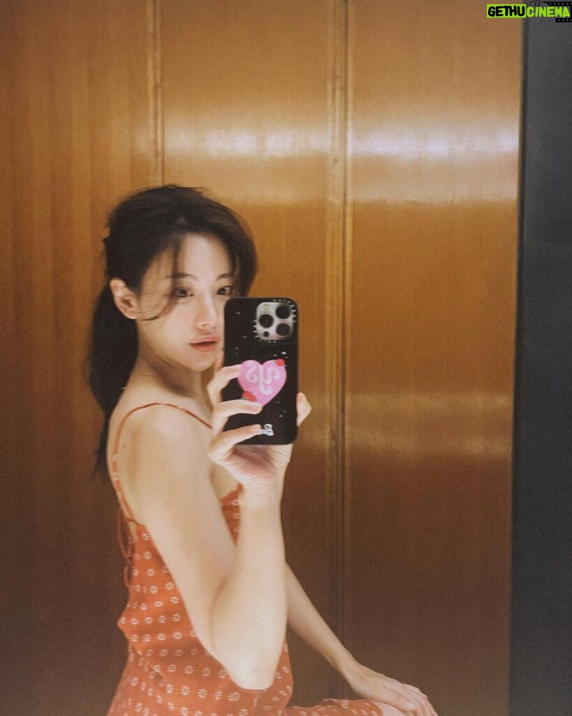 Oh Yeon-seo Instagram - 😴
