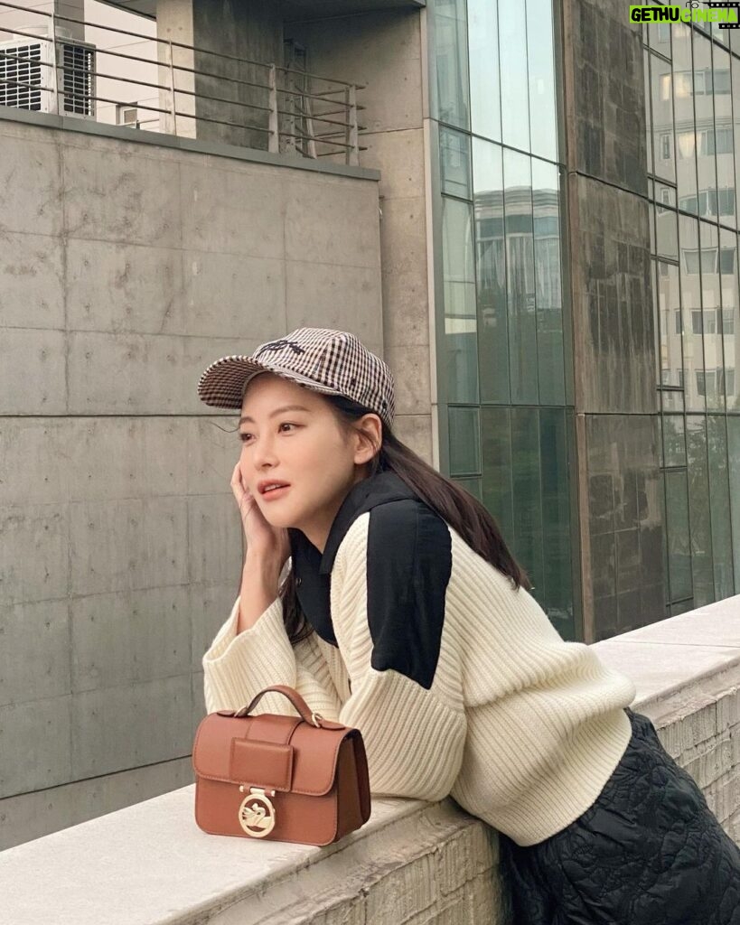 Oh Yeon-seo Instagram - #광고 #롱샴 #롱샴박스트롯 #LongchampFW22 #LongchampBoxTrot