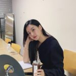 Oh Yeon-seo Instagram - 🖤
