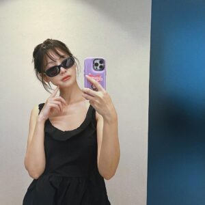 Oh Yeon-seo Instagram - 😎😎😎
