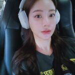 Oh Yeon-seo Instagram - 출근! 나 건강하게 잘지내고있어!
