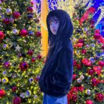 Ok Ye-rin Instagram – #제품협찬 

가볍게 걸치기 좋은
부들부들 에코퍼 후드집업

요즘 같이 날씨가 너무 추워서
주로 실내에서 보낼때는 
가벼운 아우터가 최고 좋아요 😊

가볍고 부드럽고 포근한데 
스타일도 챙길수 있거든요 👍🏻

✔️161cm 예린이 165size 착용

@awkmall
#에어워크 #에어워크주니어 #주니어아우터 
#여아점퍼 #에코퍼후드집업
#아역배우 #주니어모델 #옥예린