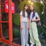 Ok Ye-rin Instagram - . 동생들이랑 커플우산 🌼 서연이 생축 🎂 언니가 사준 베이글 🥯 매주봐도 예쁜 친구들 💓 이번주도 고생했어! ^^ . . . #위글위글집들이 #압구정로데오 #주말 #데이트