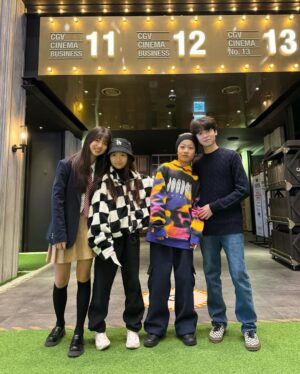 Ok Ye-rin Instagram - #광고 
@cjenmmovie

기다렸던 외계+인 2부
4DXScreen관에서 보고왔어요 😃

화려한 영상미에 스케일이 더 커졌네요
4DX 효과까지 더해지니 완전 신나고 흥미진진!
영화보는 내내 너무 재미있고 신나요 
팝콘 샀다가 하나도 못먹고 나왔어요 ㅎㅎ

좋아하는 배우분들 다 모인데다가❤️
1부의 모든 떡밥 회수에 결말까지 완벽하니
완전 강추합니다! 영화 안보신분 없게 해주세요 🙏🏻
.
.
.
#외계인2부 #외계인 #영화외계인 #절찬상영중 #4DX
#류준열 #김태리 #김우빈 #이하늬 #염정아 #조우진 
#김의성 #진선규