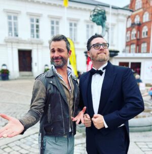 Ola Salo Instagram - Hann lite hastigt med en annan reunion ikväll i Ystad…