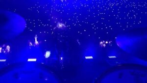 Ola Salo Instagram - One of this summers most unforgettable moments happened yesterday when Linnea Henriksson joined us in “Tell me this night is over” in Tylösand. Pure magic! Thank you Halmstad and the fantastic @linneahendrix !
Film: @sylvesterschlegel