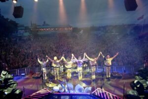 Ola Salo Instagram - Thank You Stockholm for a wonderful evening! And a special thanks to the amazing @nicolesaboune for joining us on stage tonight! 📷: @kristofferhamrin