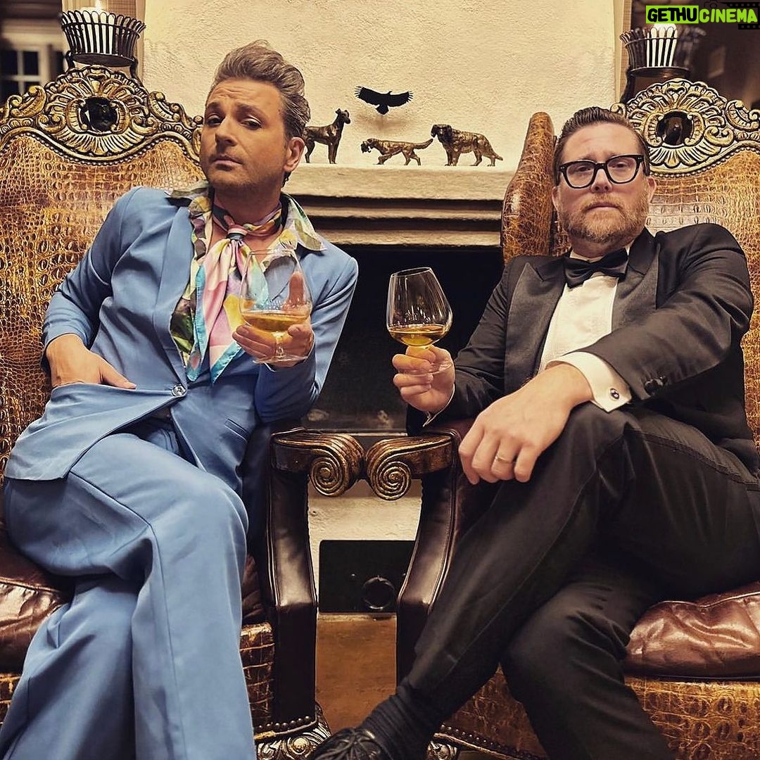 Ola Salo Instagram - Tack Eriksberg för en underbar spafari- och glamping-helg! Och tack till alla festglada blekingar som bidrog visentligt till att lyfta taket!