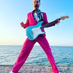 Ola Salo Instagram - I Skanör och Falsterbo, ska ni tro… kör vi ikväll vårt tredje gig på Rögeriet! Rogg’n’Roll, gott folk!