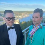 Ola Salo Instagram - Vilken njutning att få tillbringa ljusa sommarkvällar i Norrland! Ikväll kör vi för andra kvällen i rad på Nöjesbolaget i Ö-vik! Vi är laddade! Ångermanland, nu kör vi!