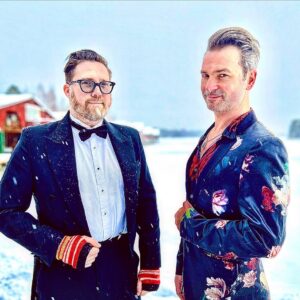 Ola Salo Instagram - Denna helg återupplivar Dompan och jag vår duoshow med julkryddning i det pittoreska Mellanfjärden. Imorgon har vi satt in en extra föreställning som det så vitt jag vet finns några biljetter kvar till. Så om du befinner dig i Hälsingland eller nästgårds, snöra på dig snökängorna och pulsa hit så drar vi igång julstämningen ! Biljettinfo i Bion!
