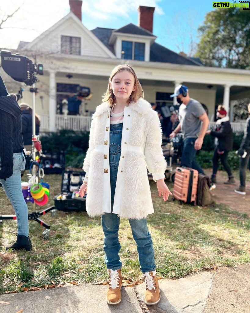 Olive Elise Abercrombie Instagram - Really the best time @theotherzoeymovie 😝 #bts